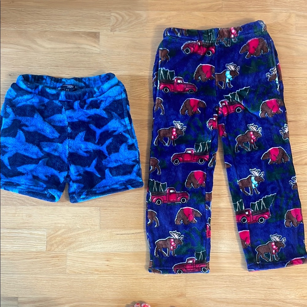 2 pairs! Super Cozy Fleece Pajama Pants and shorts, size: 4/5